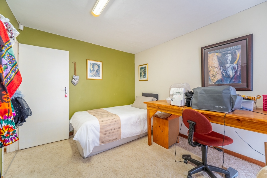 7 Bedroom Property for Sale in Wavecrest Eastern Cape